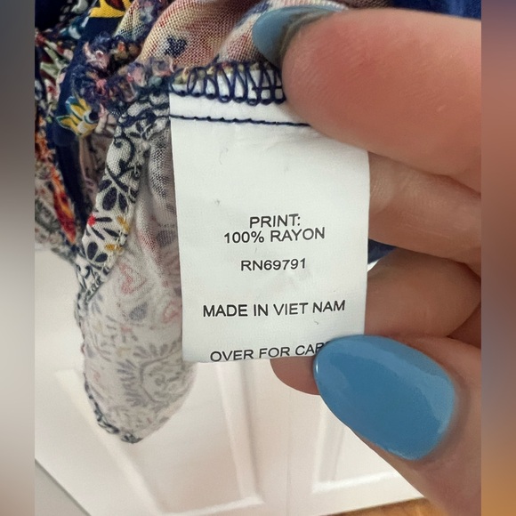 Fig and Flower Wrap Top - Size Medium - Picture 3 of 9